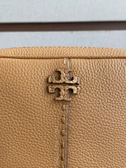 detail-depan-Tory-Burch-McGraw-Camera-Bag-In-Tiramisu-balilene