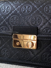 detail-depan-Tory-Burch-T-Monogram-Leather-Shoulder-Bag-Black-balilene