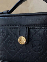 detail-depan-Tory-Burch-T-Monogram-Leather-Vanity-Case-Bag-Black-balilene
