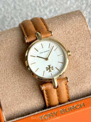 detail-dial-Tory-Burch-TBW2041-Kira-Ladies-White-Dial-Brown-Leather-Strap-balilene