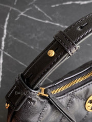 detail-handle-Tory-Burch-Willa-Mini-Crescent-Bag-Black-balilene