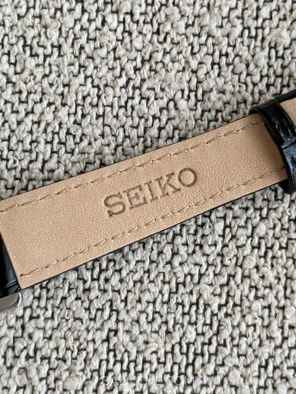 detail-leather-strap-Seiko-SWR107P1-Classic-Women-Quartz-Leather-Strap-Watch-Silver-Black-balilene