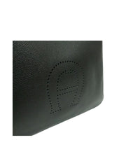 detail-logo-Aigner-Vica-Medium-Hobo-Bag-BlackWEBP