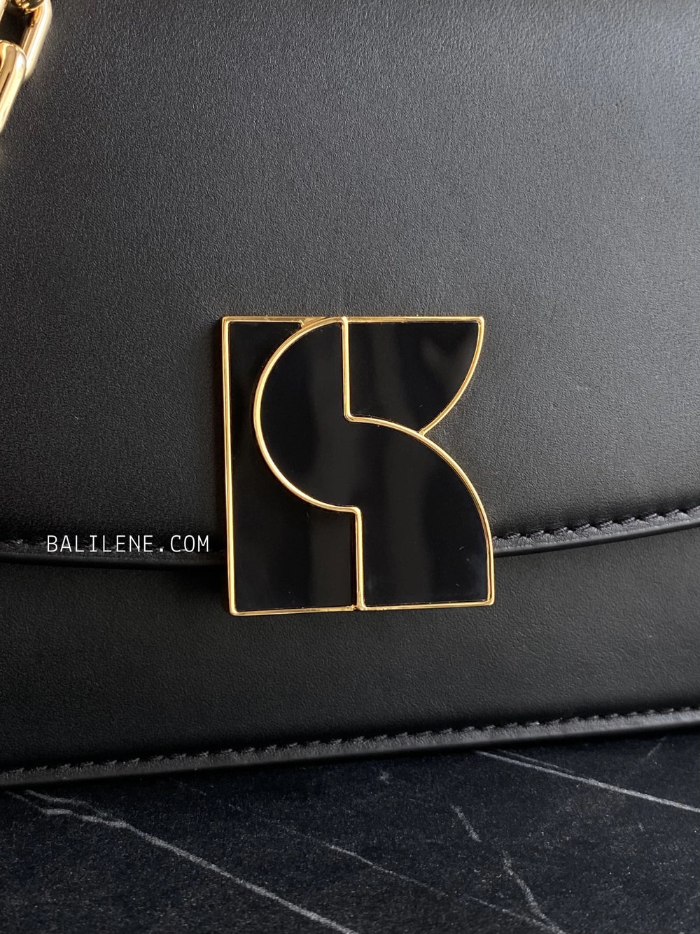 detail-logo-Kate-Spade-Dakota-Small-Crossbody-Bag-Black-balilene