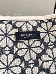 detail-logo-Kate-Spade-Flower-Jacquard-Bleecker-Large-Tote-Charcoal-Grey-Multi-balilene