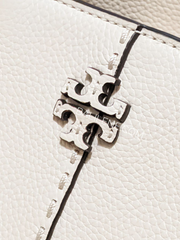 detail-logo-Tory-Burch-McGraw-Carryall-Brie