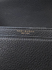 detail-logo-Tory-Burch-Miller-Shoulder-Bag-Black-balilene