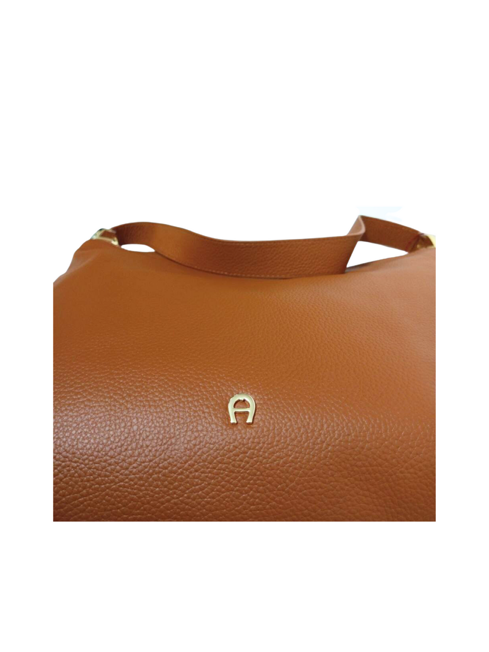 detail-logo-depan-AIgner-Coco-Hobo-Bag-Cognac