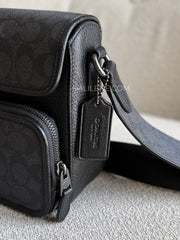 detail-samping-Coach-Sullivan-Flap-Crossbody-Bag-In-Signature-Canvas-Charcoal-Black