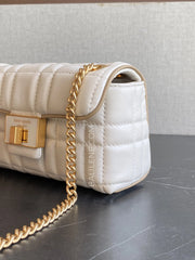 detail-samping-Kate-Spade-Evelyn-Small-Quilted-Leather-Ivory-balilene