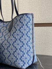 detail-samping-Kate-Spade-Flower-Jacquard-Denim-Bleecker-Large-Tote-Parisian-Navy-Multi-balilene