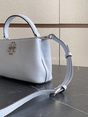 detail-samping-Tory-Burch-Britten-Micro-Satchel-Bag-Blue-Mist-balilene