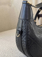 detail-samping-Tory-Burch-T-Monogram-Leather-Crescent-Bag-Black-balilene
