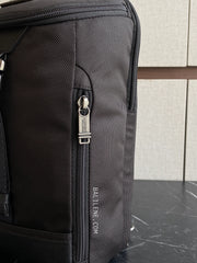 detail-samping-Tumi-Woodland-Sling-Black-balilene