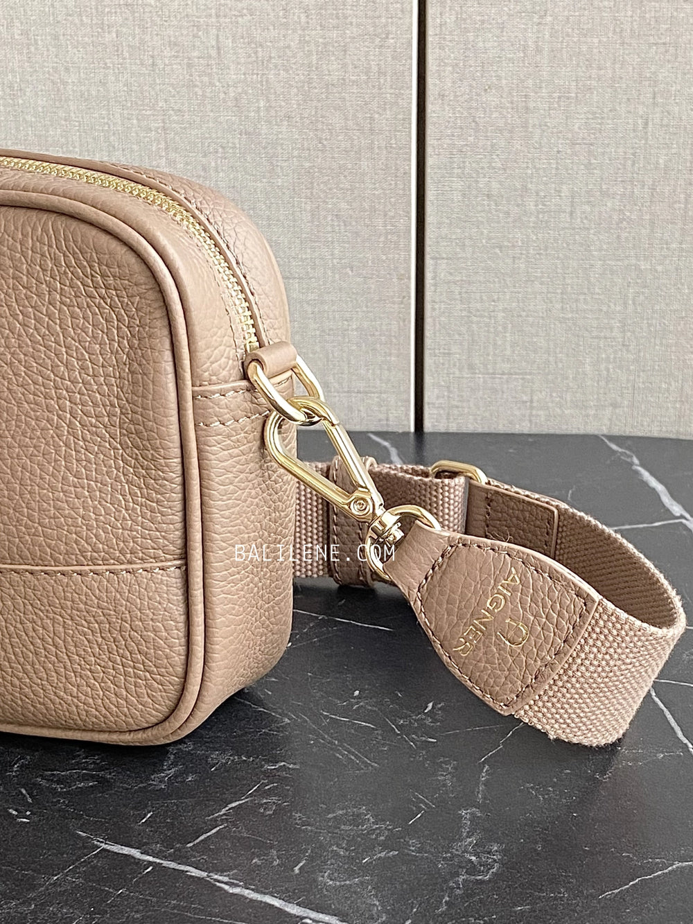 detail-strap-Aigner-Caro-Crossbody-Bag-Taupe-balilene