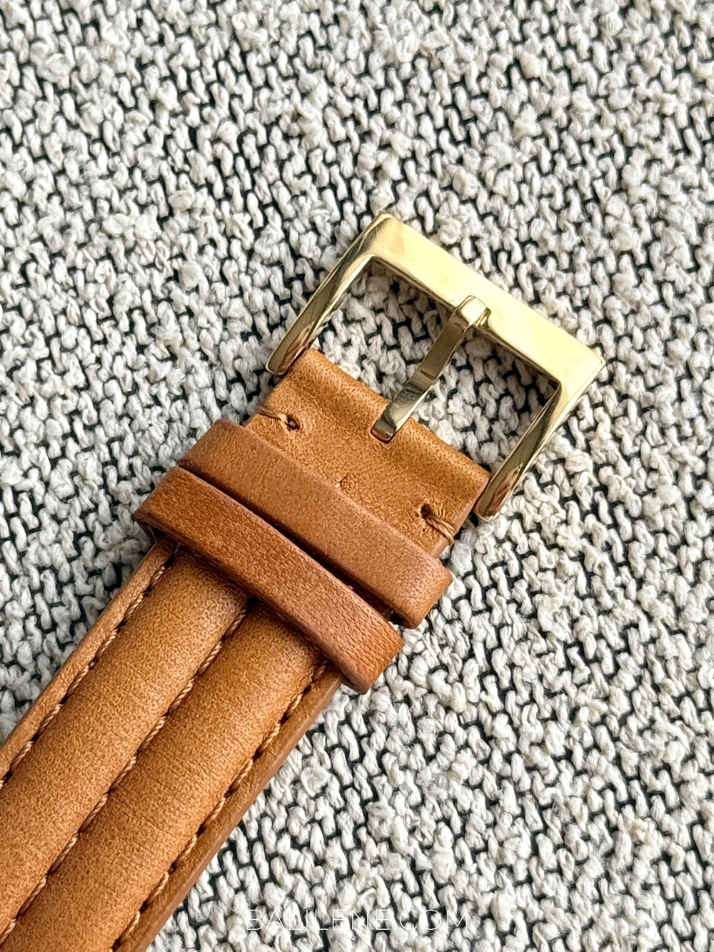 detail-strap-Tory-Burch-TBW2041-Kira-Ladies-White-Dial-Brown-Leather-Strap-balilene