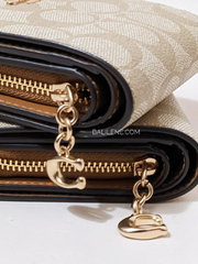 detail-zip-Coach-Snap-Wallet-In-Signature-Canvas-Khaki-Saddle