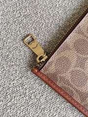 detail-zip-Coach-Zip-Pouch-In-Signature-Canvas-Tan-Brown-balilene