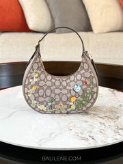 gambar-Coach-Emily-Shoulder-Bag-In-Signature-Jacquard-With-Floral-Embroidery-Oak-Multi-balilene