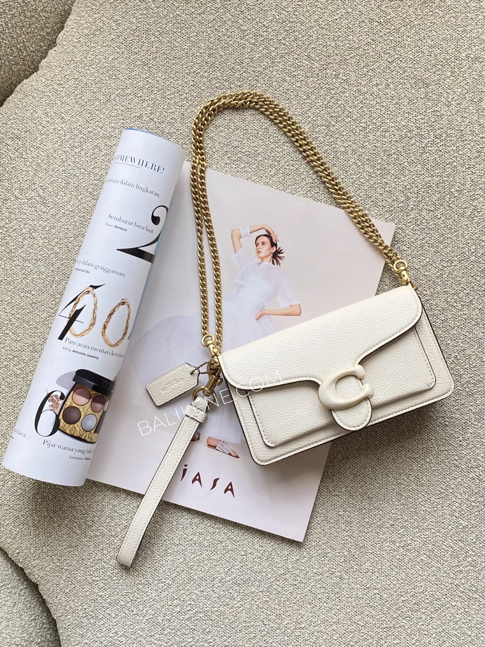 gambar-Coach-Tabby-Crossbody-Wristlet-Chalk-balilene