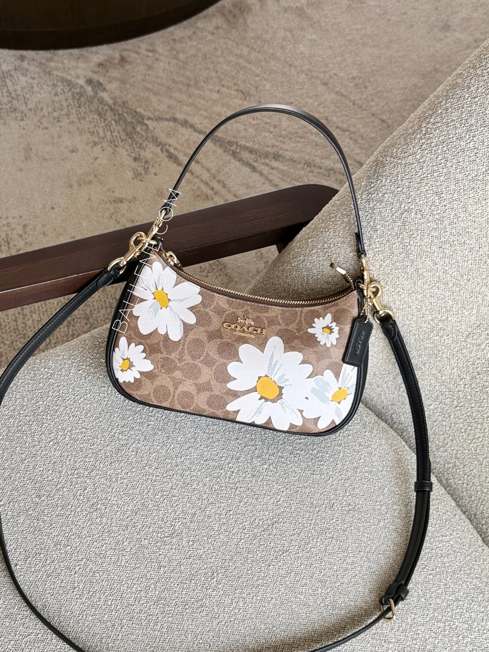 gambar-Coach-Teri-In-Signature-Canvas-With-FloraL-Print-Tan-Multi-balilene