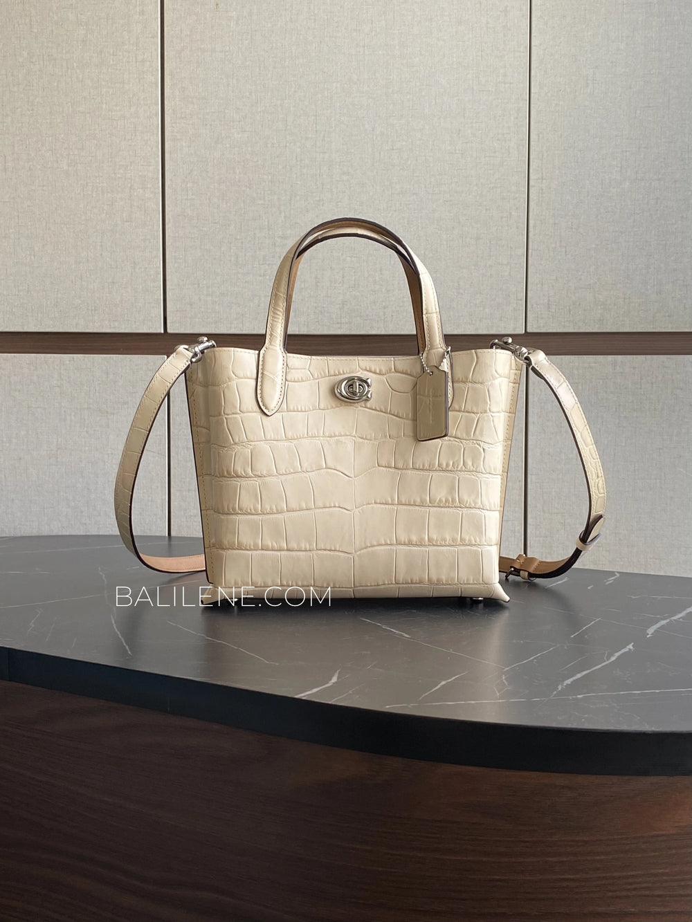 gambar-Coach-Willow-Tote-Bag-24-Croc-Embossed-Ivory-balilene