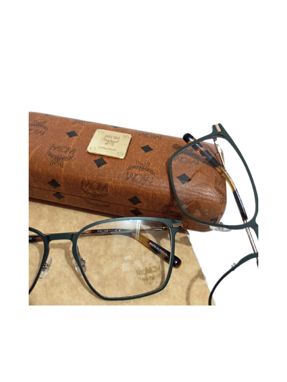 gambar-MCM-Men_s-Square-Sunglasses-Green-Matte-FrameWEBP