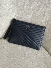 gambar-Tory-Burch-Kira-Chevron-Pave-Logo-Pouch-Black-balilene