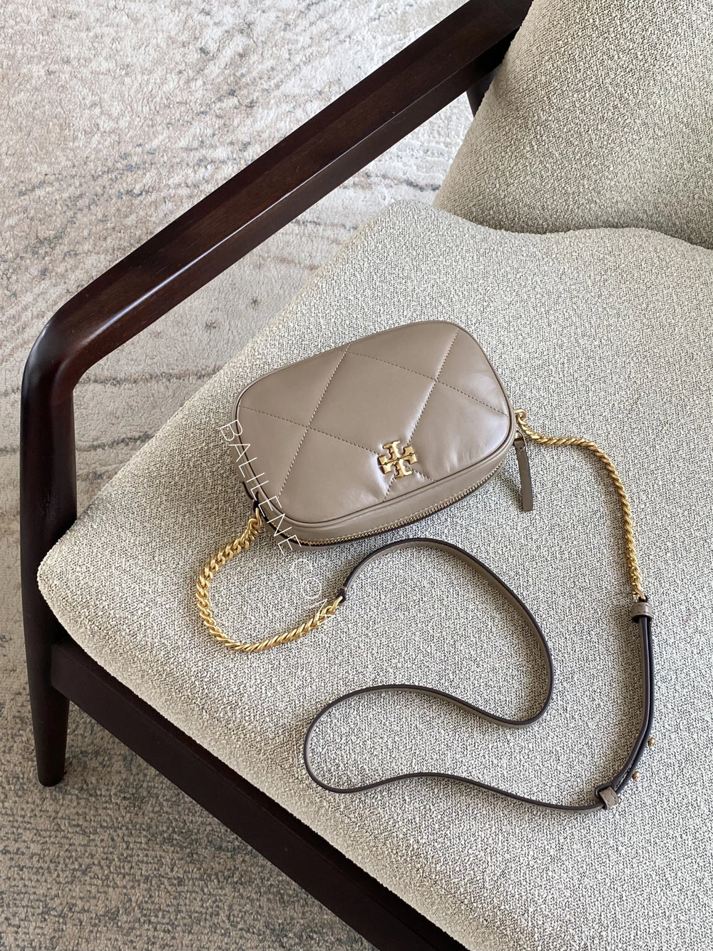 gambar-Tory-Burch-Kira-Diamond-Quilt-Camera-Bag-Taupe-Oak-balilene