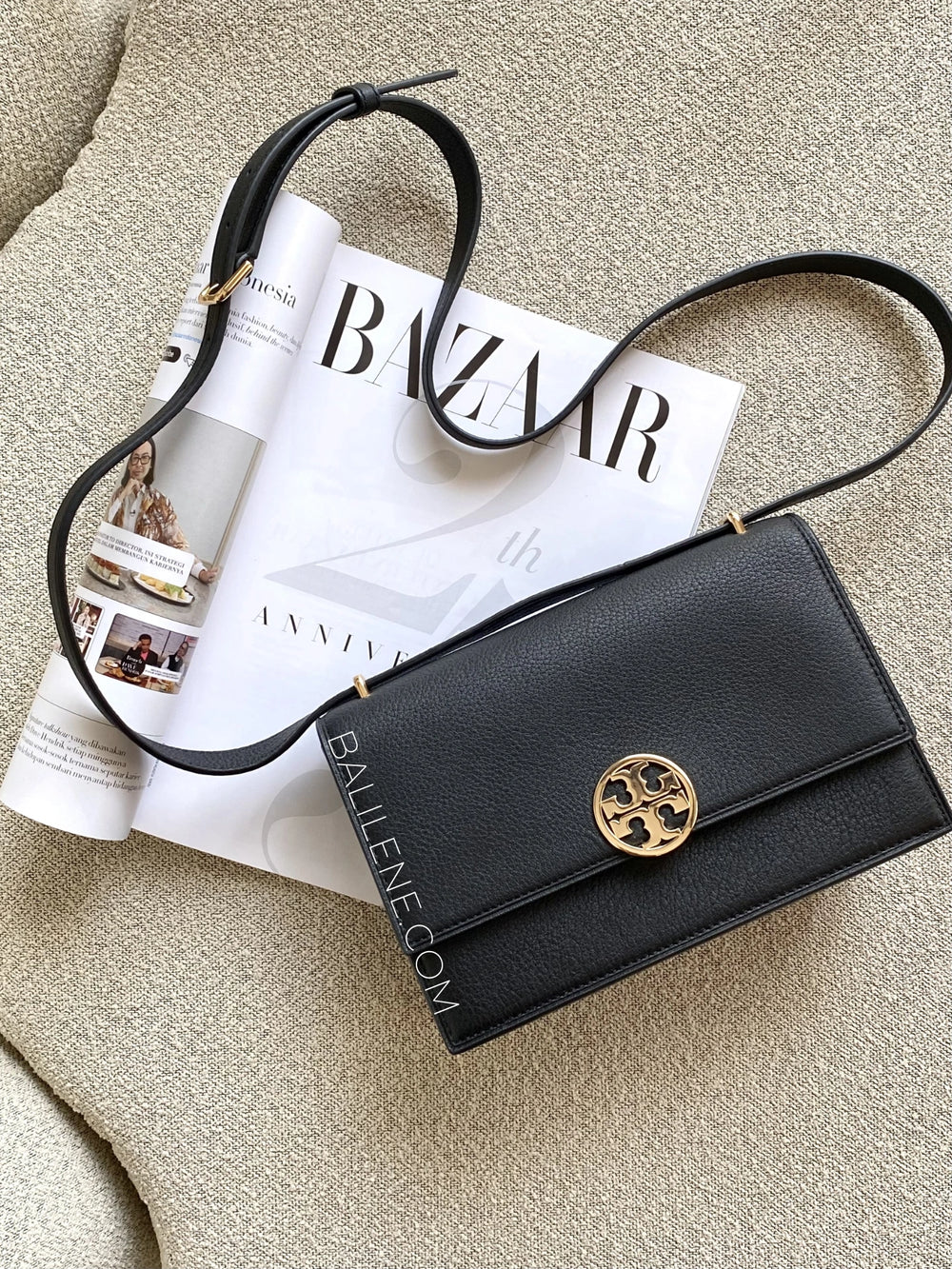 gambar-Tory-Burch-Miller-Shoulder-Bag-Black-balilene