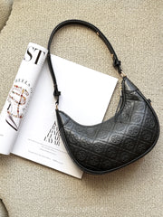 gambar-Tory-Burch-T-Monogram-Leather-Crescent-Bag-Black-balilene