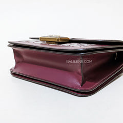 gambar-bawah-Coach-Alie- Shoulder- Bag- in-Signature-Jacquard-With- Snakeskin -Detail -Burgundy/Black/Cherry