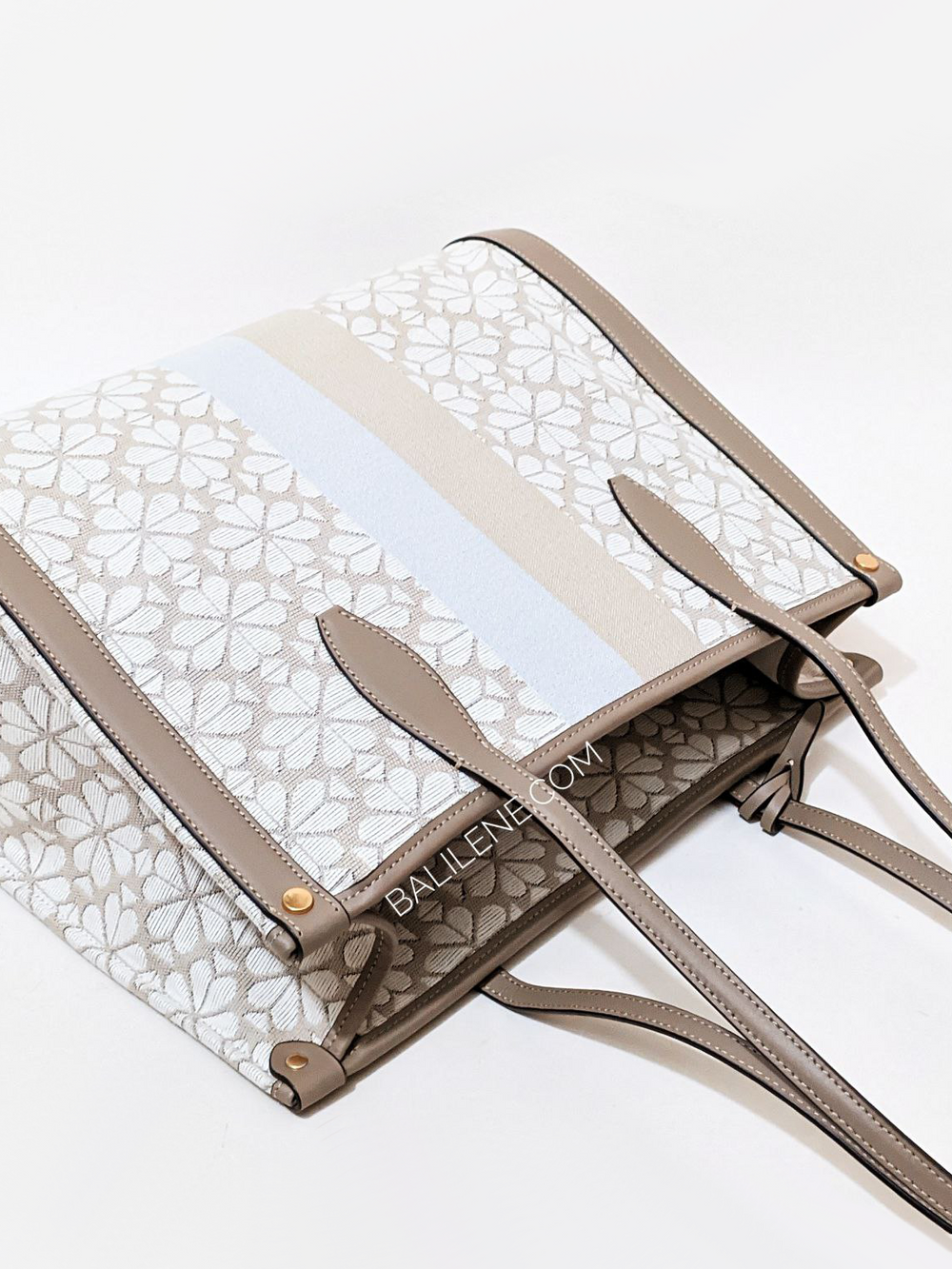 gambar-belakang-Kate-Spade-Flower-Jacquard-Stripe-Market-Medium-Tote-Natural-Multi