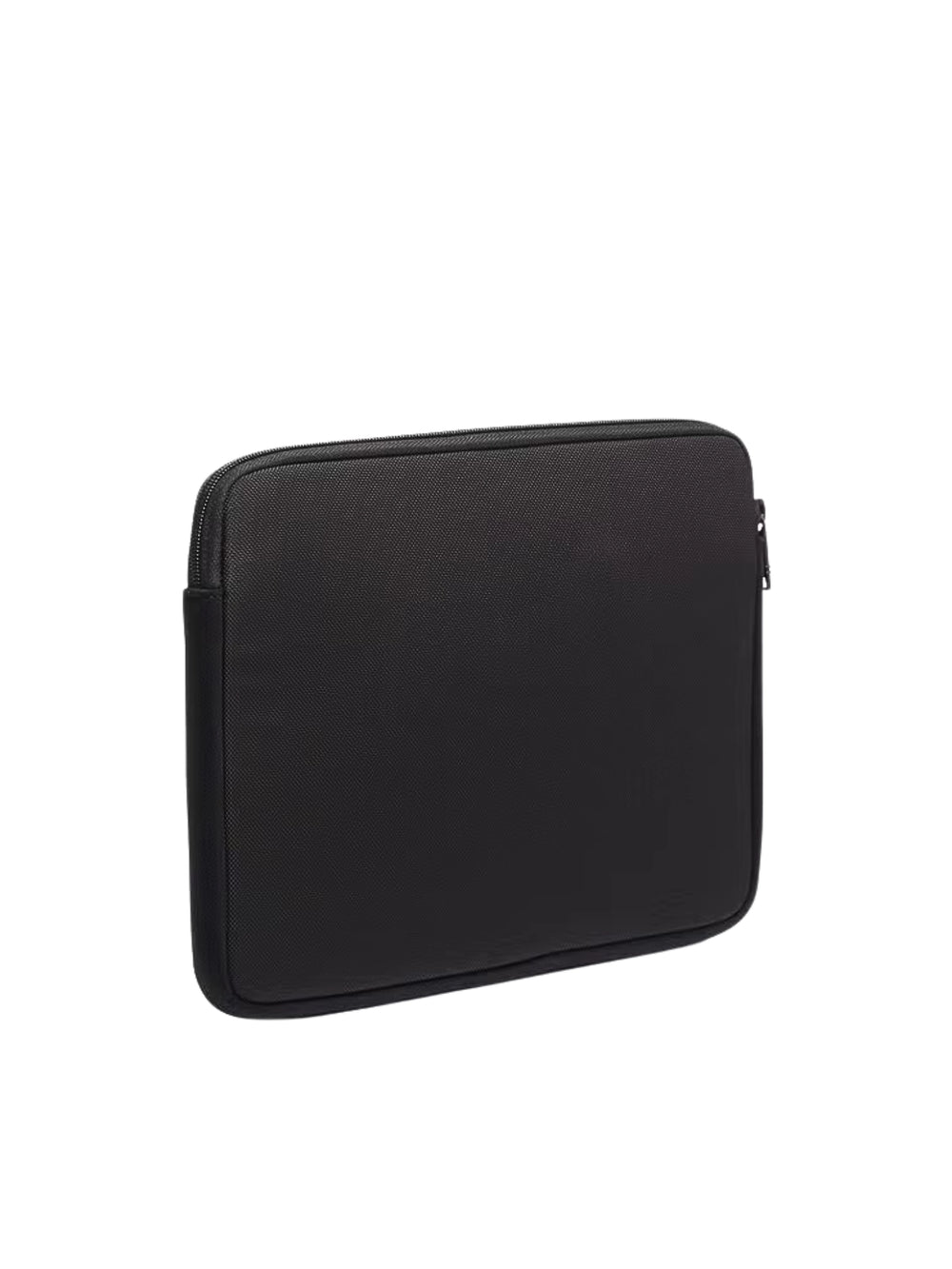 gambar-belakang-Medium-Laptop-Cover-Black-TUMI