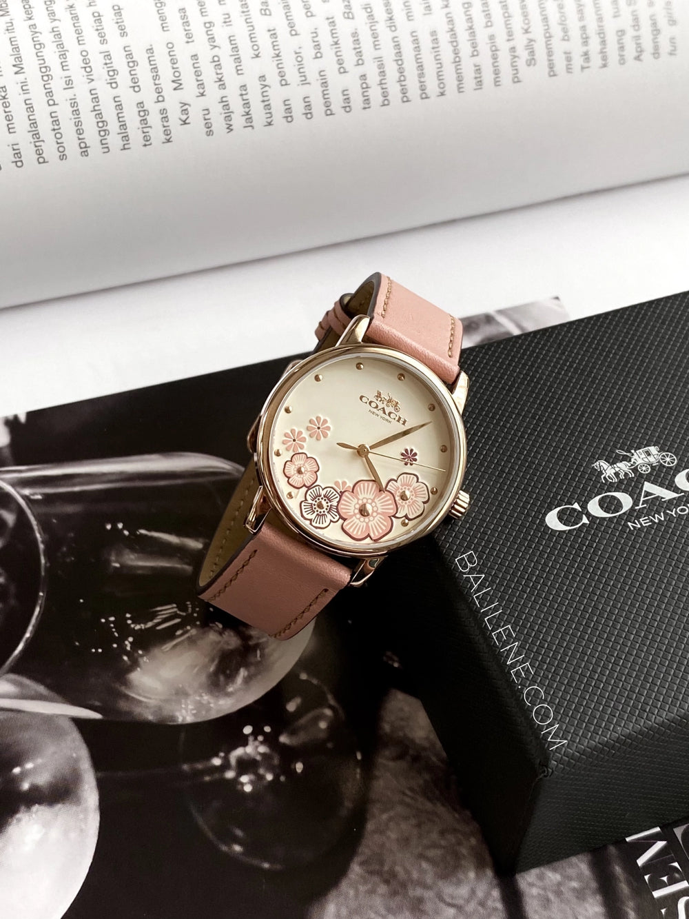 gambar-depan-Coach-Grand-Ladies-White-Dial-Pink-Leather-Strapl-balilene