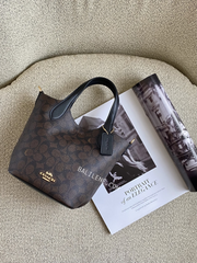 gambar-depan-Coach-Hanna-Bucket-Bag-In-Signature-Canvas-Walnut-Black-balilene