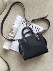 gambar-depan-Coach-Rogue-20-In-Glovetanned-Leather-Black-balilene