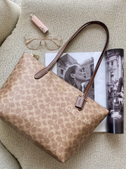 gambar-depan-Coach-Zip-Top-Tote-In-Signature-Canvas-Tan-Brown-balilene