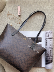 gambar-depan-Coach-Zip-Top-Tote-In-Signature-Canvas-Walnut-Black-balilene