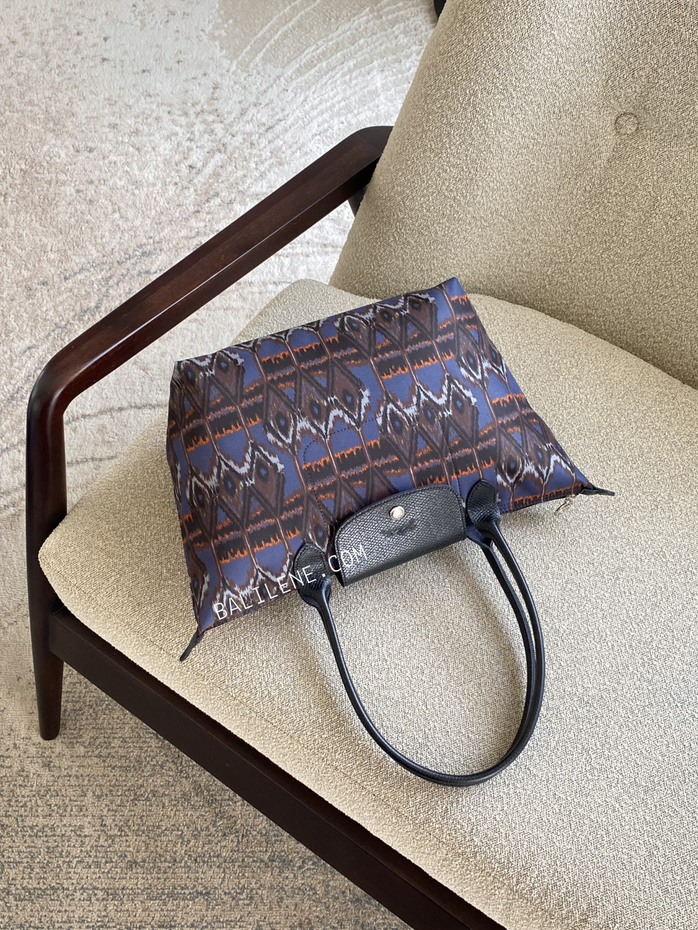 Longchamp-L1899649006-Le-Pliage-Large-Ikat-Nylon-Tote-Navy-balilene