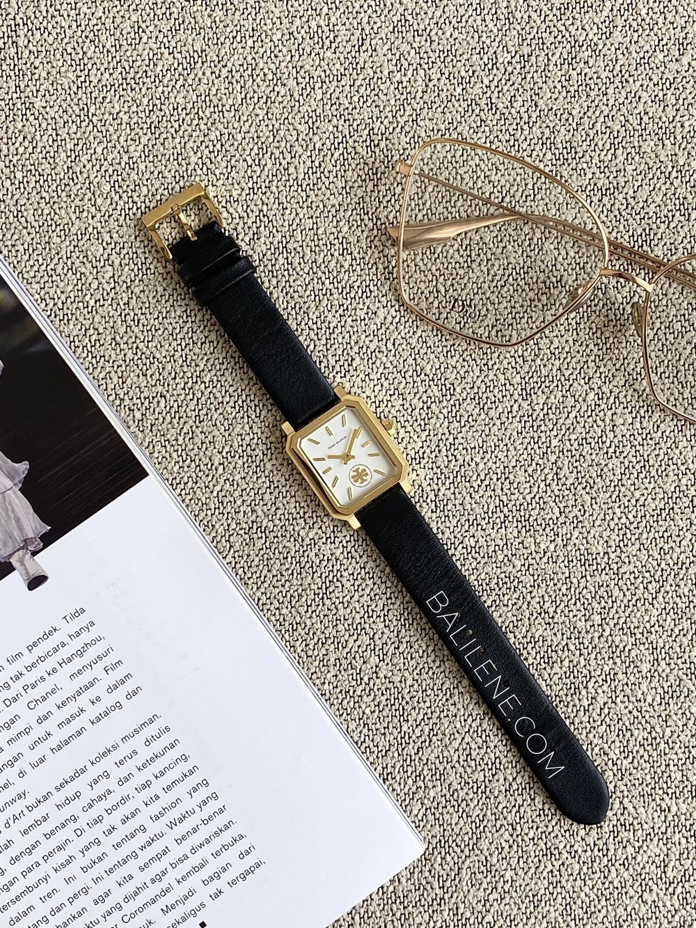 gambar-depan-Tory-Burch-Robinson-Watch-Black-Leather-Gold-Tone-balilene
