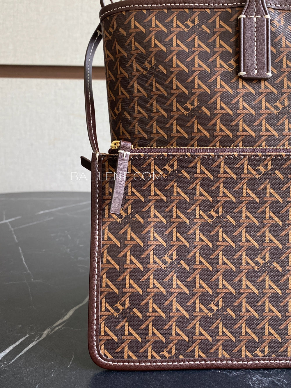 gambar-detail-Tory-Burch-Ever-Ready-Small-Zip-Tote-Walnut-balilene