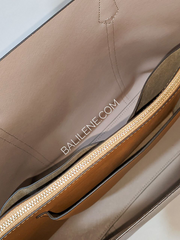 gambar-detail-dalam-Tory-Burch-Perry-Triple-Compartment-Tote-Bag-Shell-Pink