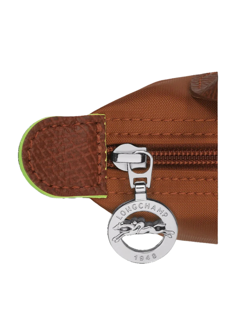 gambar-detail-samping-Longchamp-Le-Pliage-Green-Pouch-With-Handle-CognacWEBP