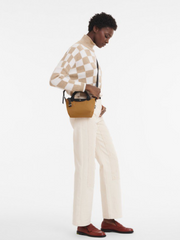 gambar-on-model-longchamp-Le-Pliage-Energy-Extra-Small-Top-Handle-Bag-Tobacco-balilene
