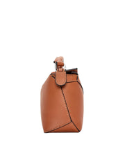 gambar-samping-Loewe-Mini-Puzzle-bag-in-classic-calfskin-TanWEBP