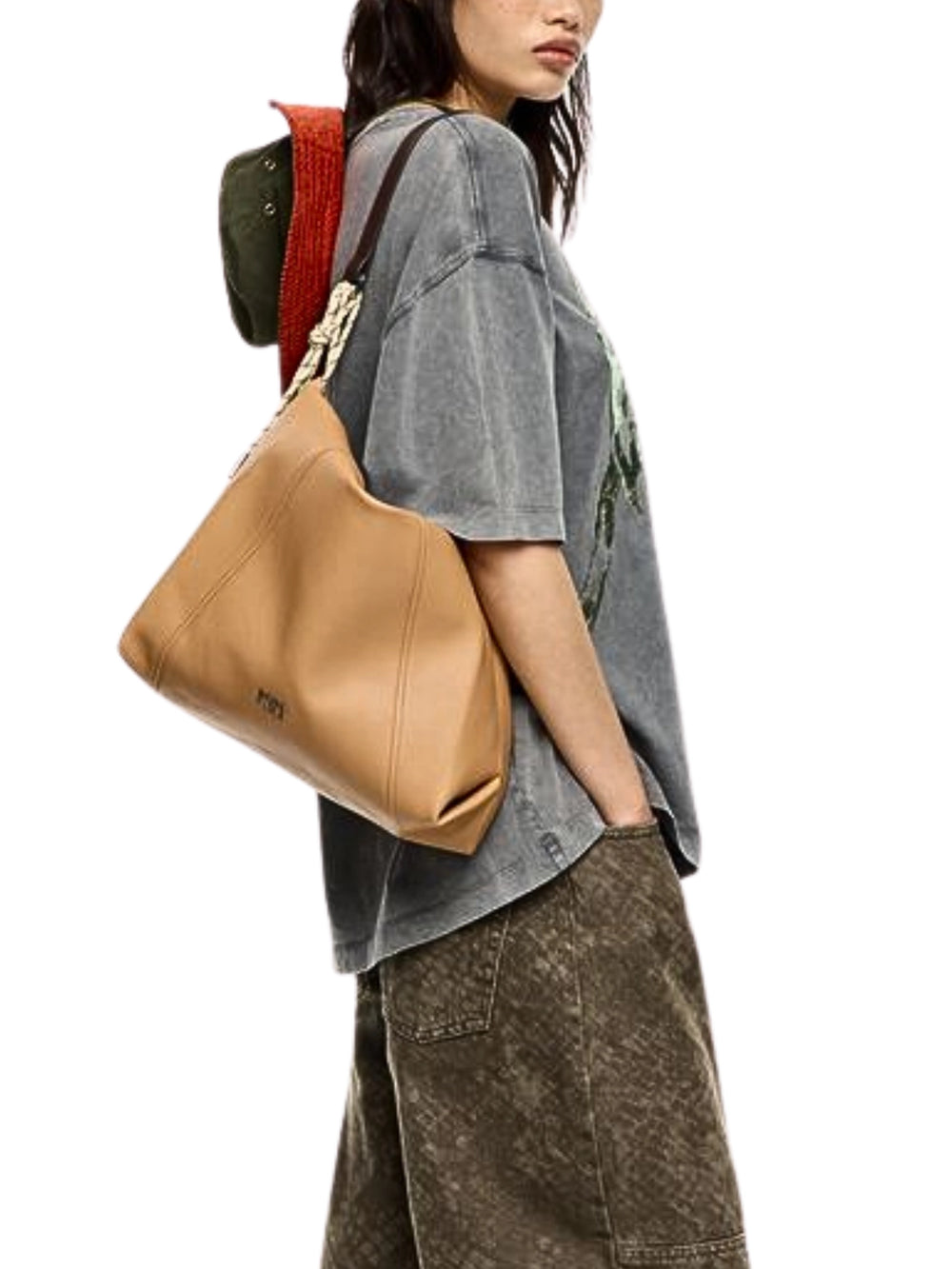 on-model-1-BYL-Medium-Sahara-Leather-Paper-Bag