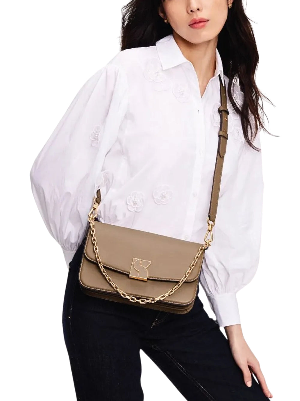 on-model-1-Kate-Spade-Dakota-Medium-Convertible-Shoulder-Bag-Timeless-Taupe