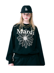 on-model-2-Mardi-Mercredi-Sweatshirt-Flowermardi-Black-Cream