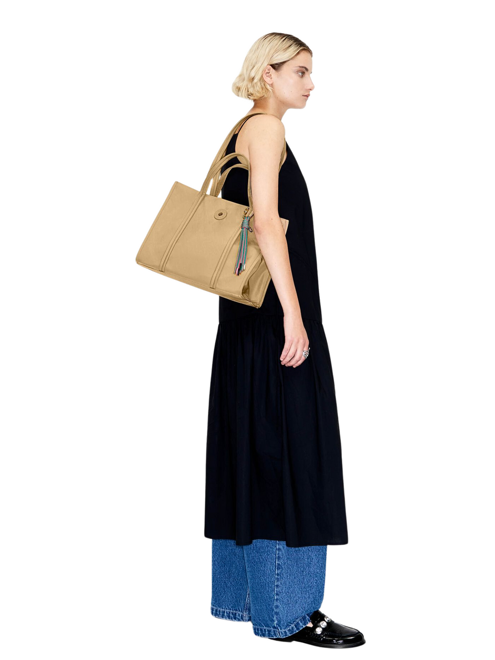 on-model-BYL-Chimo-Logo-Plaque-Medium-Nylon-Shopper-Bag-Tostado